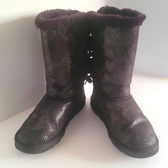 UGG Australia Snake Skin Pattern Bows Boots - Picture 2 of 14